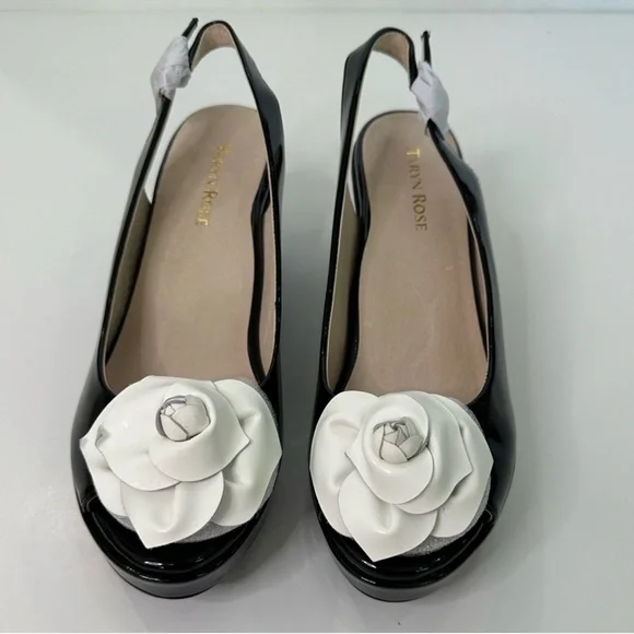 Taryn Rose Tri-Star Black Patent White Rose Wedge Sandals NWT Women’s Size 9 - Picture 5 of 11